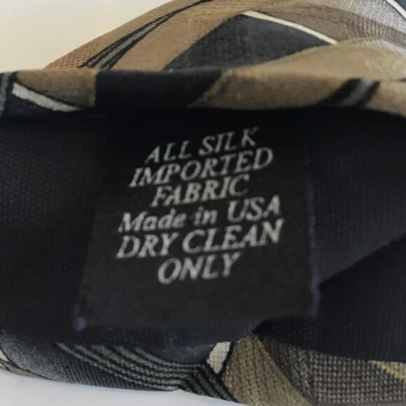 Share Martin Wong Napa Men's Necktie Tie Silk Satin Tan, Gray and white Geometri - Picture 4 of 4